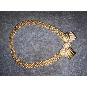 Vintage Gold Tone Bow Necklace with Rhinestone Accents